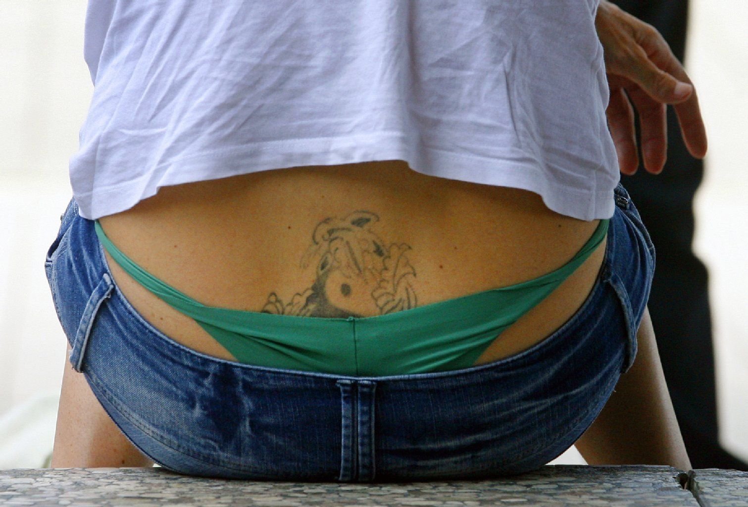 Frauen mit Tattoos werden als sexuell freizügiger wahrgenommen, zeigen Studien.