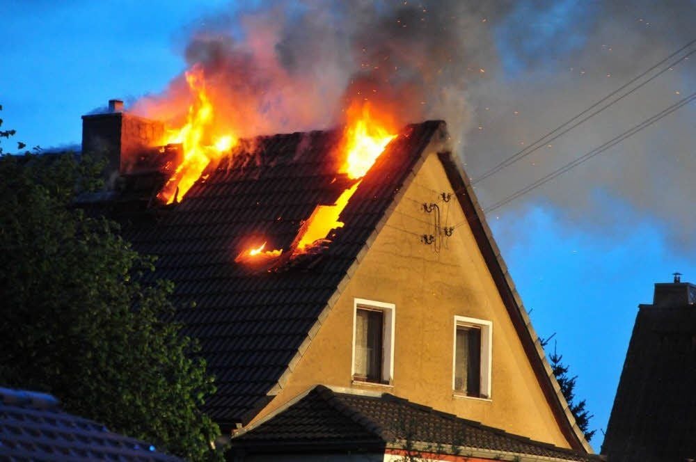 Dutzende Feuerwehrleute waren im Einsatz.