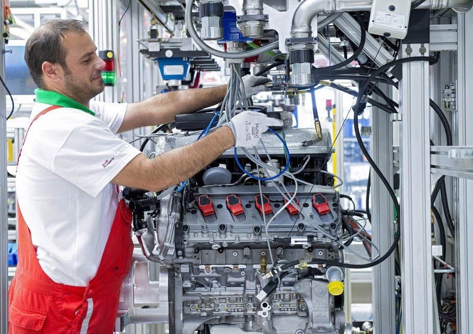 Go east, hieß in den 1990er-Jahren die Devise: Audi lässt seine Motoren im ungarischen Györ bauen.
