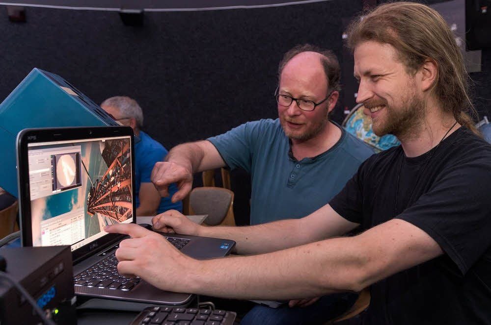Matthias Rode (l.) und André Wünscher führten die Technik vor.