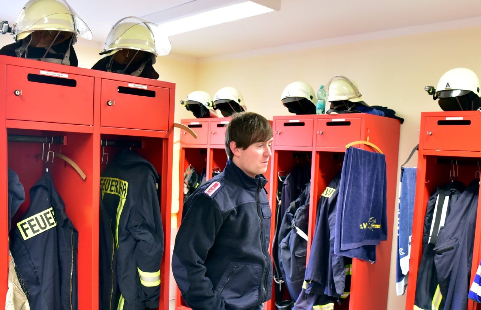 Die Feuerwehrmänner aus Werschen freuen sich jetzt über Duschen und Umkleiden, Büros, einen Schulungsraum und eine moderne Fahrzeughalle.