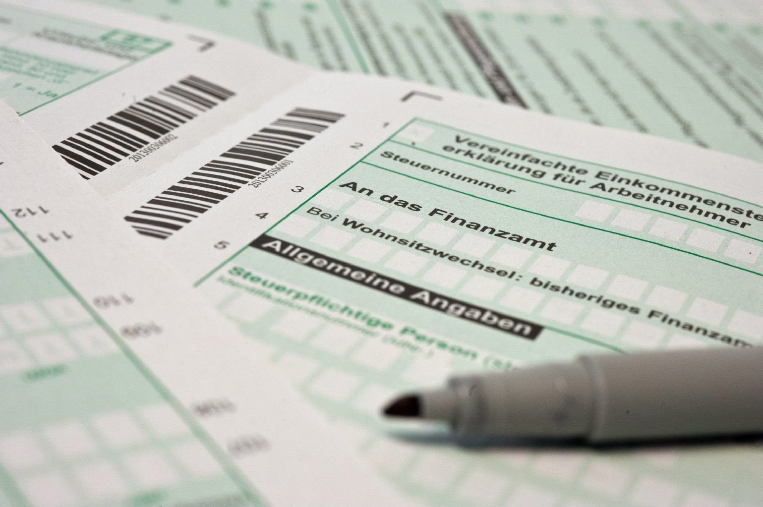 Der Aufwand lohnt sich: Wer die Formulare für seine Steuererklärung ausfüllt, bekommt in der Regel Geld vom Finanzamt zurück.