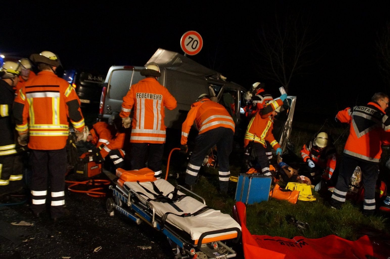 Drei Pendler aus Seeland sterben bei Unfall auf der B6 bei Nienburg/Weser.