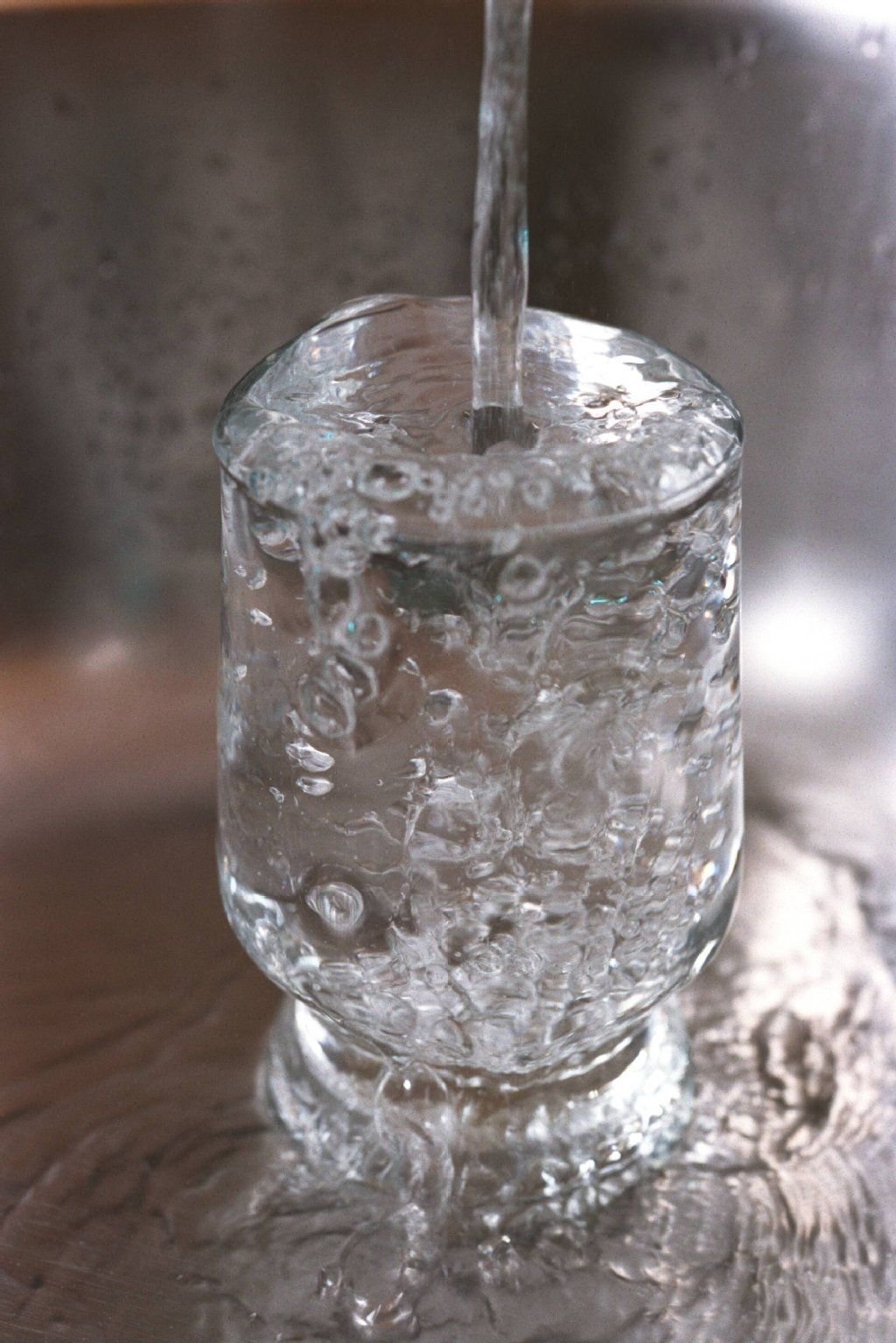 Zum Antrinken: Kühles Wasser aus dem Hahn.