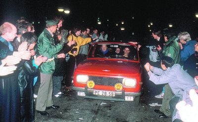 Die Grenze ist offen, die DDR eigentlich schon Geschichte: Am 9. November 1989 entschied sich der Stasi-Oberstleutnant Harald Jäger, seinen Befehlen nicht mehr zu gehorchen.