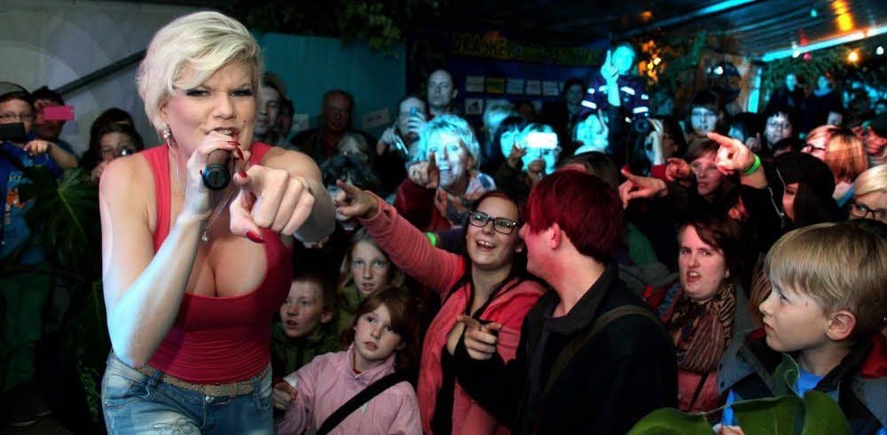 Melanie Müller singt jetzt auch - hier in Bad Kösen.