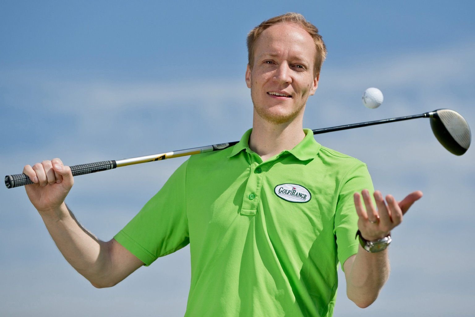 Tom Niklas Koethe schrieb seine Abschlussarbeit zum Thema „Der Golfmanager - Eine Berufsfeldanalyse“.Inzwischen managt er selbst einen Golfclub.