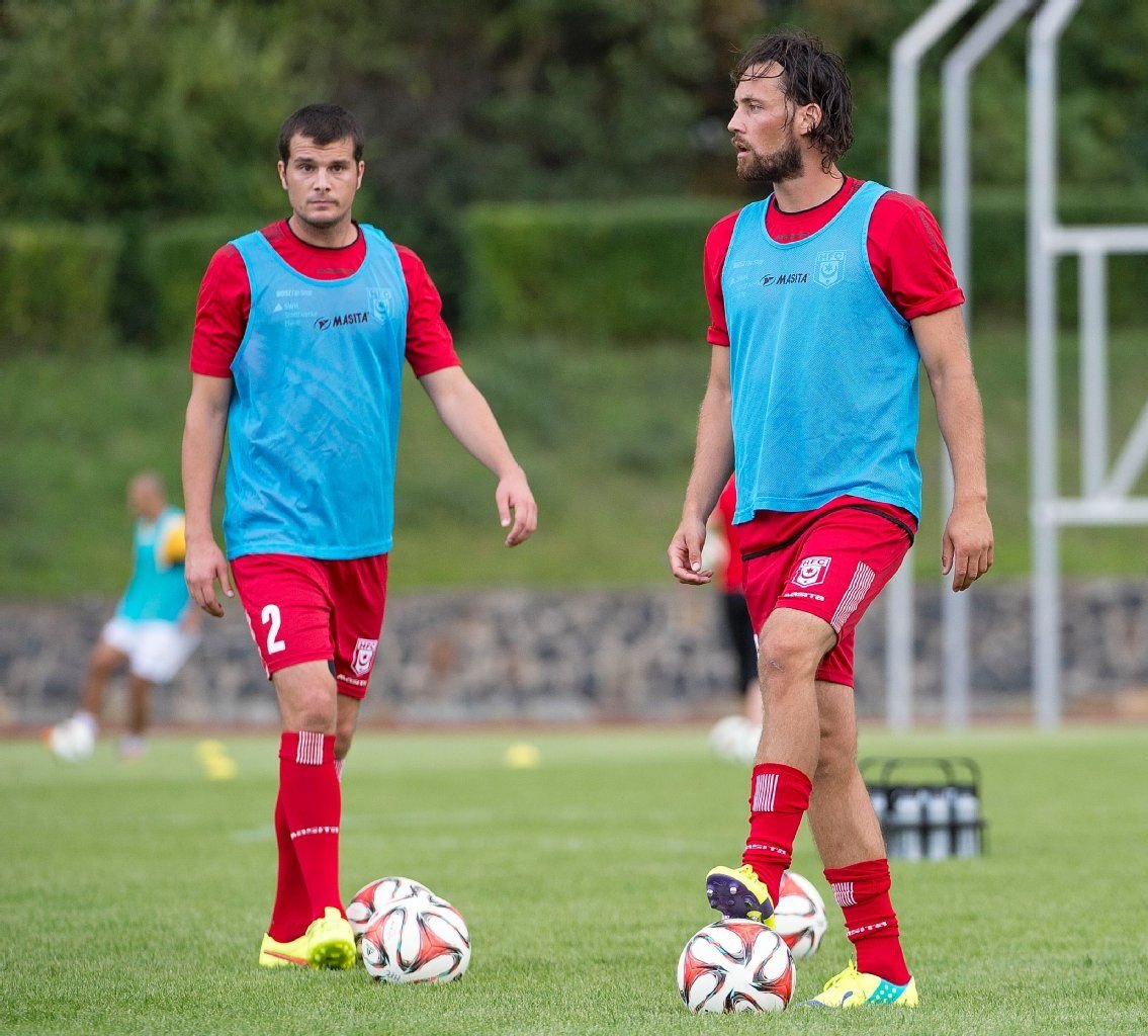 Der Italiener Juri Toppan (li.) und der Österreicher Mattias Sereinig (re.) spielten zur Probe beim HFC.