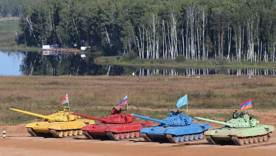 In Russland fand die erste WM im Panzer-Biathlon statt.
