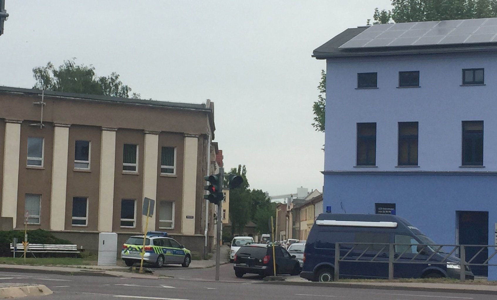 Ein toter 32-Jähriger wurde am Mittwochmorgen in einer Wohnung in Bernburg gefunden.