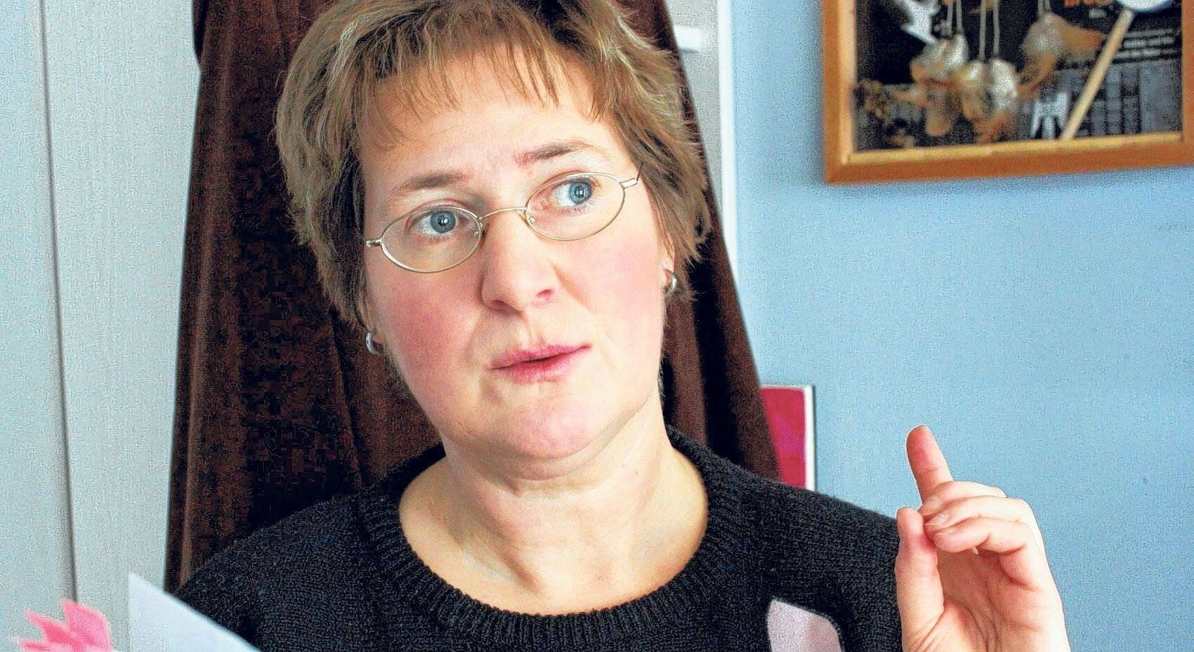 Simone Tschacher-Gebler spielt im Theater in Teutschenthal und bringt Interessierten die Geschichte von Weißenfels nahe.