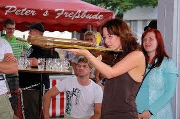 Beim Schießen mit der Armbrust können Schützinnen und Schützen zum Drosaer Heimatfest wieder ihre Treffsicherheit unter Beweis stellen.