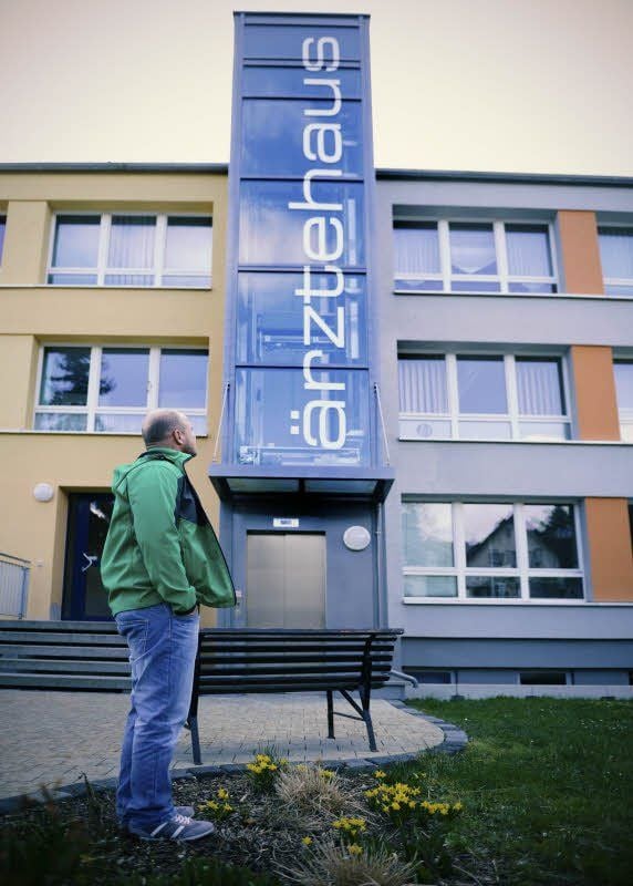 Um Ärztehäuser machen Männer möglichst einen großen Bogen.