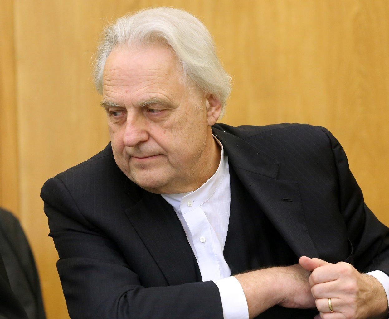 Dem Kunstberater Helge Achenbach wird vorgeworfen, den 2012 gestorbenen Aldi-Erben Berthold Albrecht bei Verkäufen von Kunst und Oltimern um rund 22 Millionen Euro betrogen zu haben.