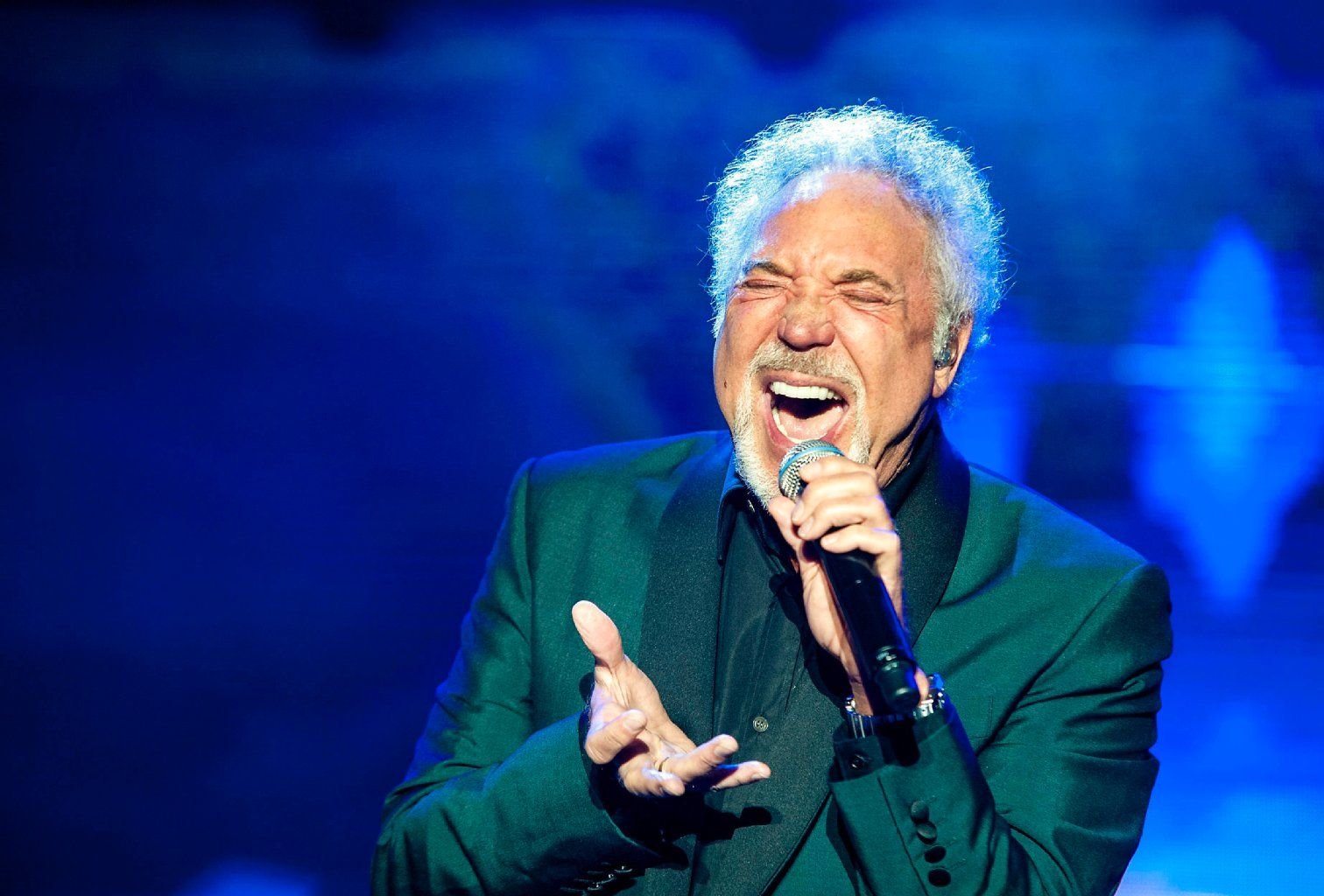 Sexbomb Tom Jones bei einem Auftritt in Budapest