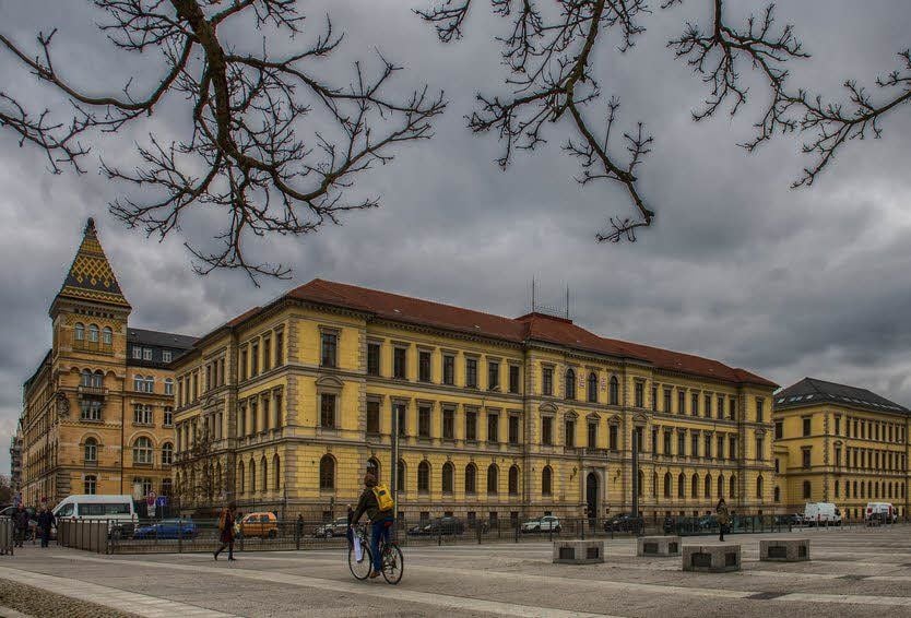 In diesem Gebäude ist das Landgericht Leipzig untergebracht.