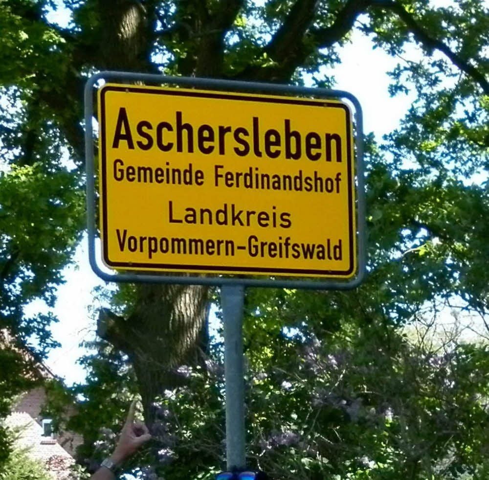 Ortseingangsschild von Aschersleben in Mecklenburg-Vorpommern