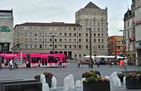 Das Rathaus in Halle.