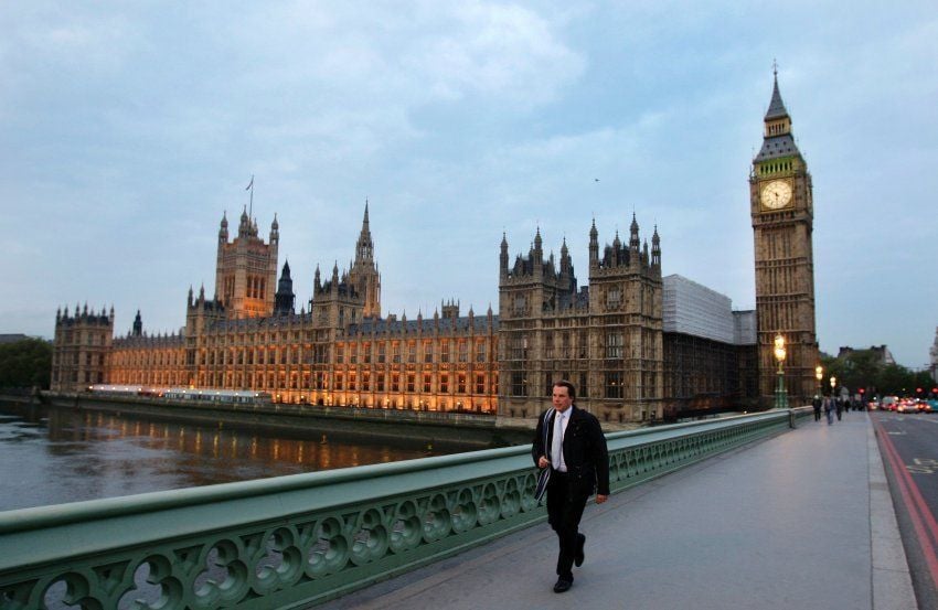 Wer hätte das gedacht? Im britischen Parlament können Besucher Tee trinken.