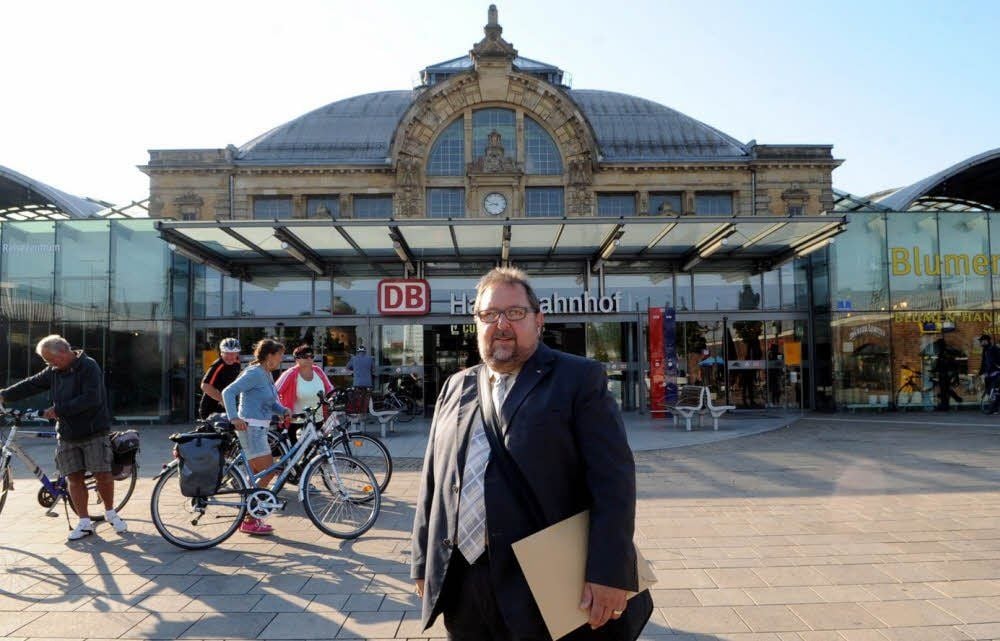 Seit zehn Jahren ist Michal Kutz Halles Bahnhofsmanager.