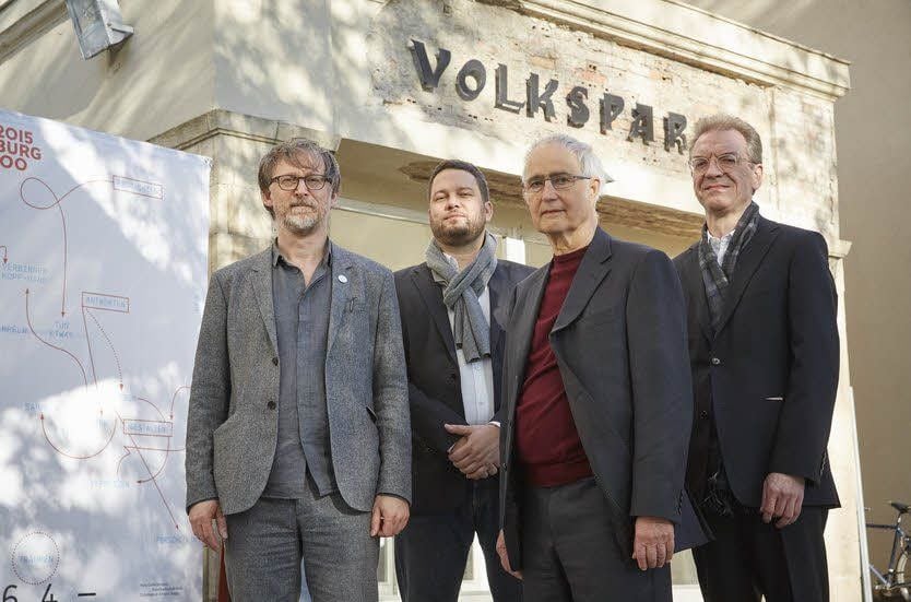 100 Jahre Burg im Volkspark im Gespräch: Rektor Dieter Hofmann, Georg und Paul Thiersch jr. und Burglehrer Johann Stief.