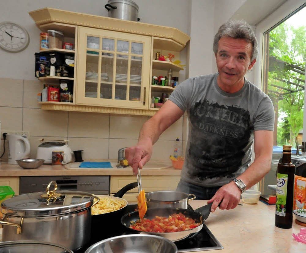 Kocht zu Hause gerne für die Familie und Freunde: Schauspieler Marco Schiedt.