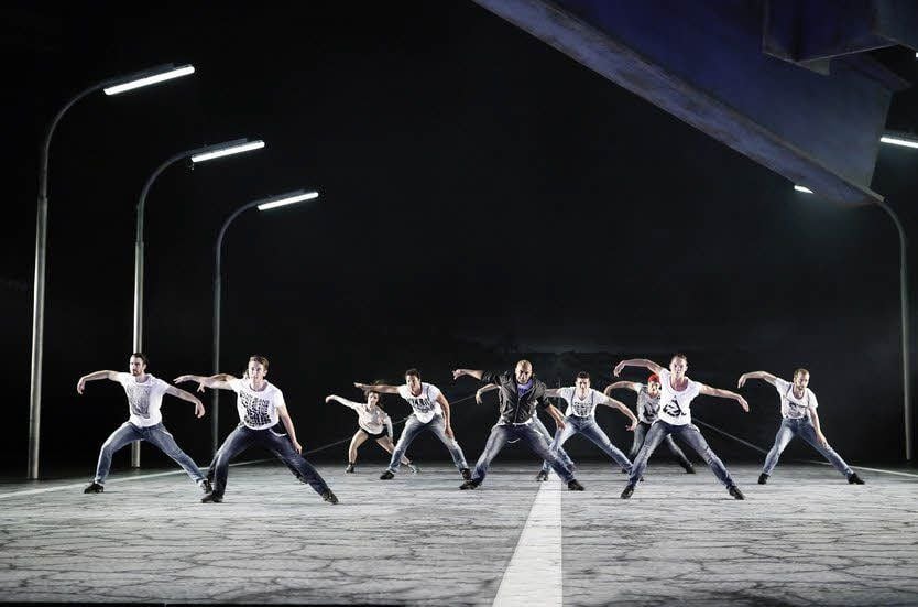 Tanz-Szene in der „West Side Story“ an der Oper Leipzig