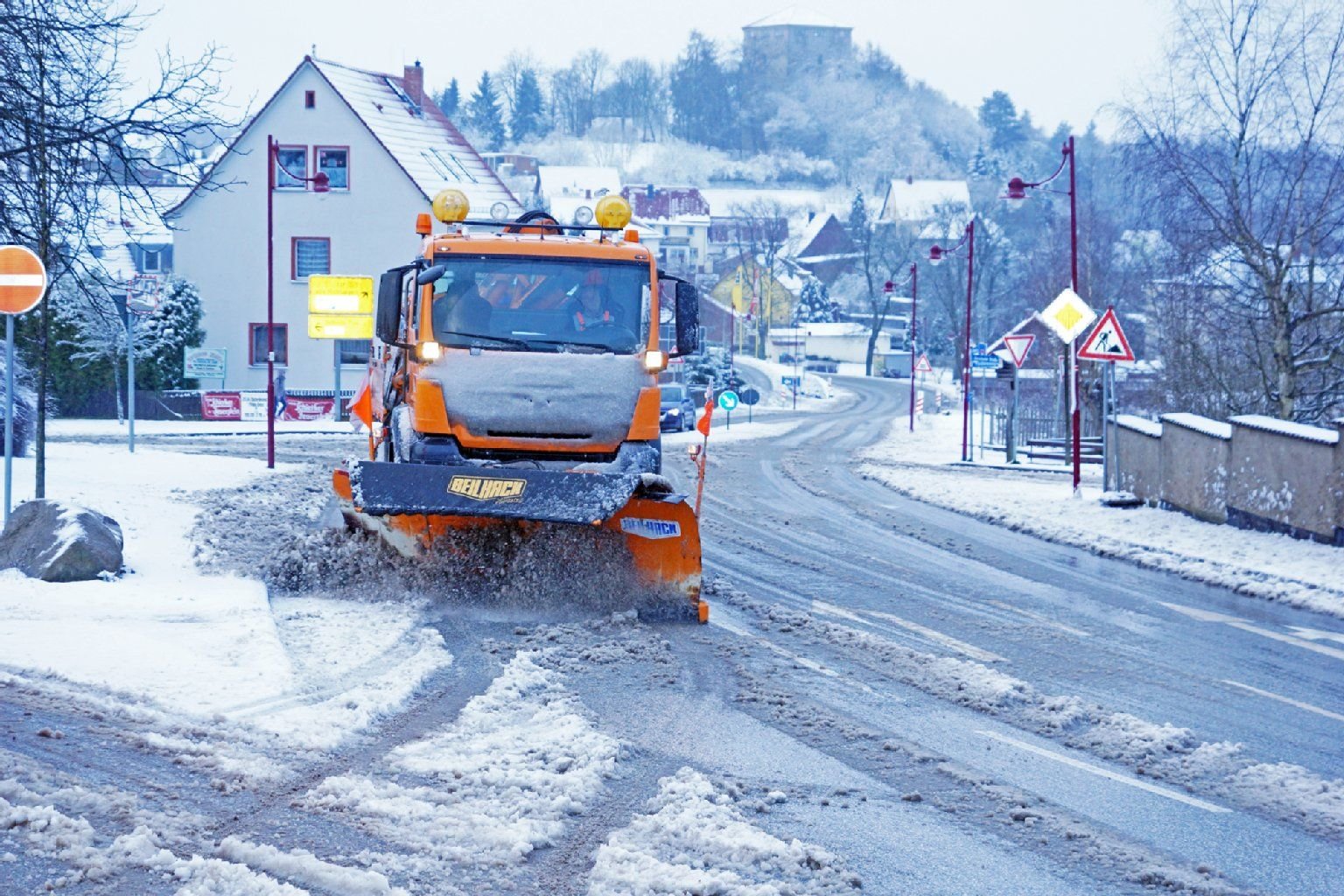 Das Sturmtief sorgt für einen überraschenden Wintereinbruch in Harzgerode.