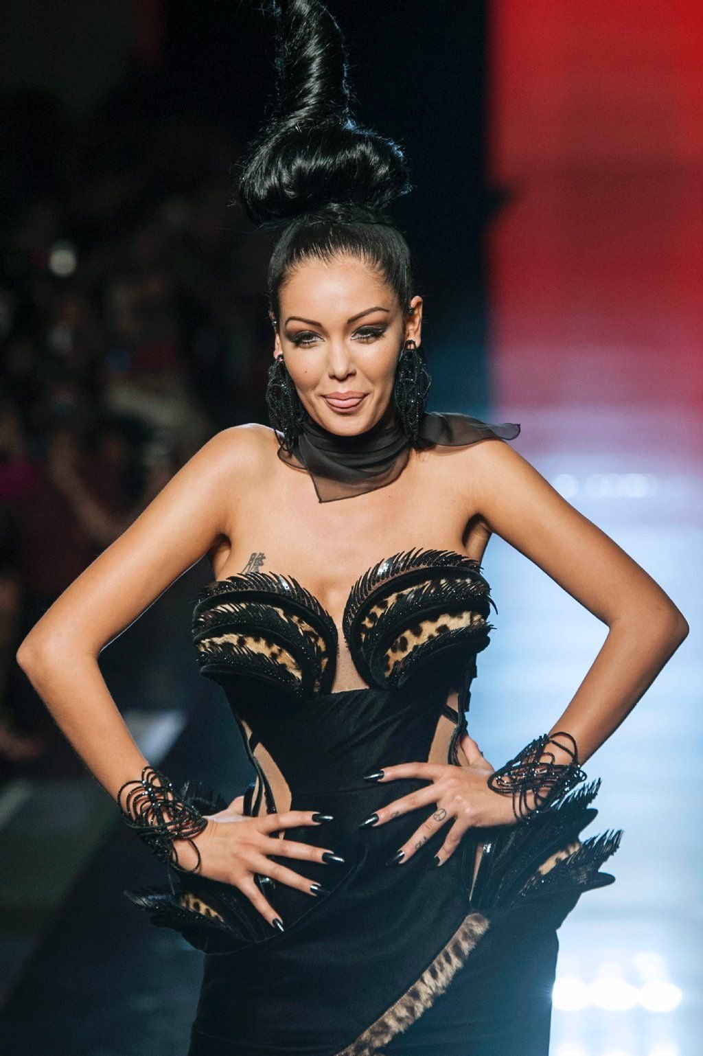 Benattia ist vor allem bekannt als Schauspielerin, It-Girl und Model.