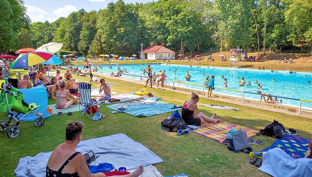 An heißen Tagen kommen viele Gäste in das Waldbad Kayna. Hier eine Aufnahme vom August des vergangenen Jahres.