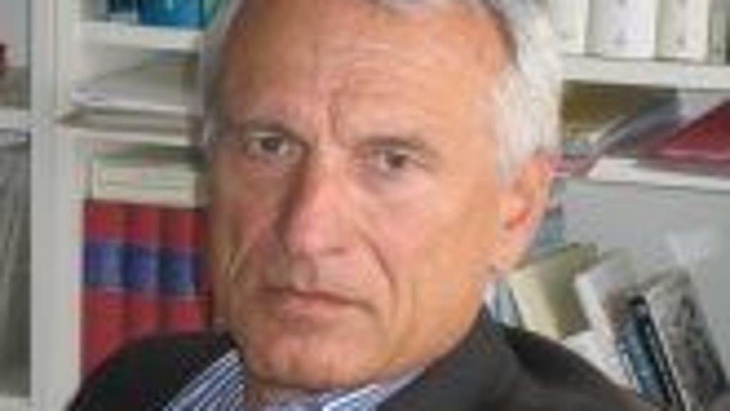 Historiker und Buchautor Historiker und Buchautor Zur Person Heinz