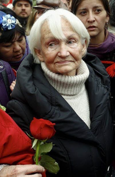 Margot Honecker lebt heute in Chile. Sie ist 85 Jahre alt.