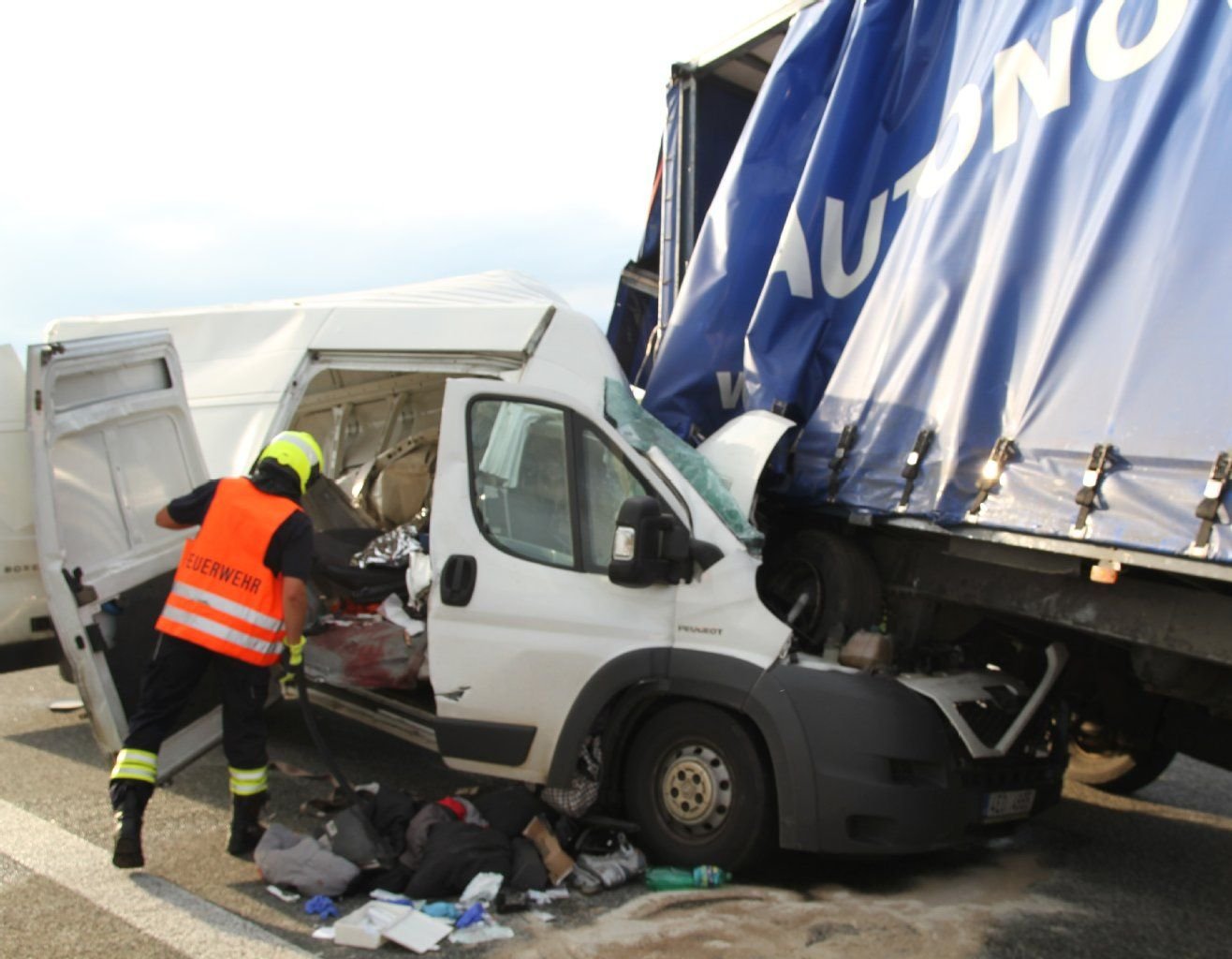 Auf der A 38 bei Berga hat sich am Donnerstagabend erneut ein Unfall ereignet. Bereits am Mittwoch wurde ein Mann bei einem schweren Verkehrsunfall auf der A 38 lebensgefährlich verletzt.