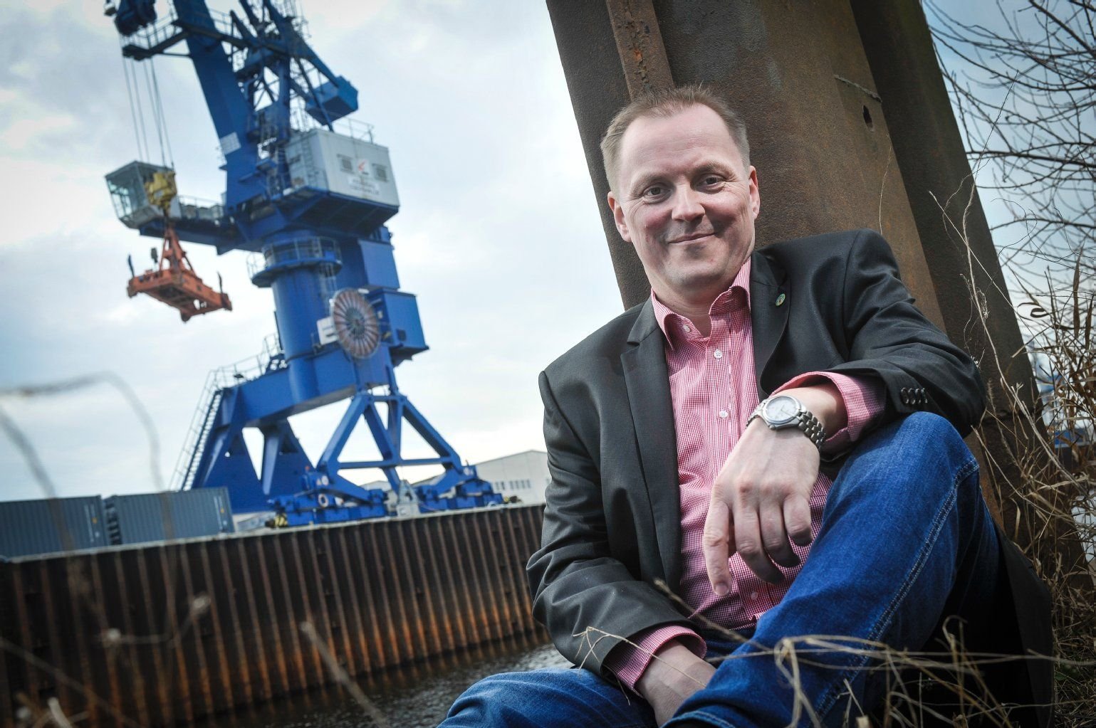 Bürgermeisterkandidat Ronald Doege am Hafen.