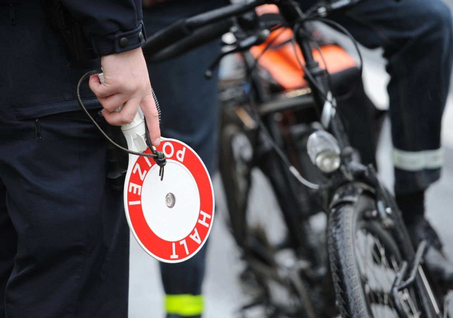 Der Bundesgerichtshof hat den Alkohol-Grenzwert für Radfahrer vor Jahrzehnten auf 1,6 Promille festgelegt.