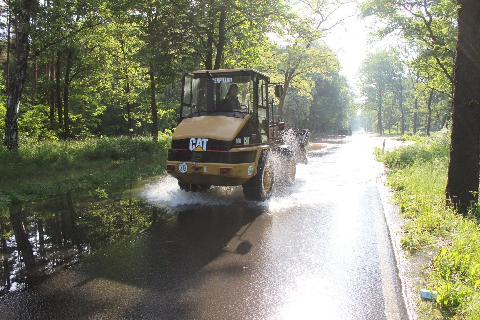 Dammbruch bei Aken in Richtung Dessau