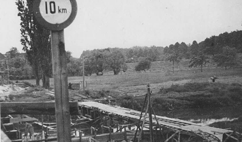 Notübergang über die Mulde während des Brückenbaus 1945/46