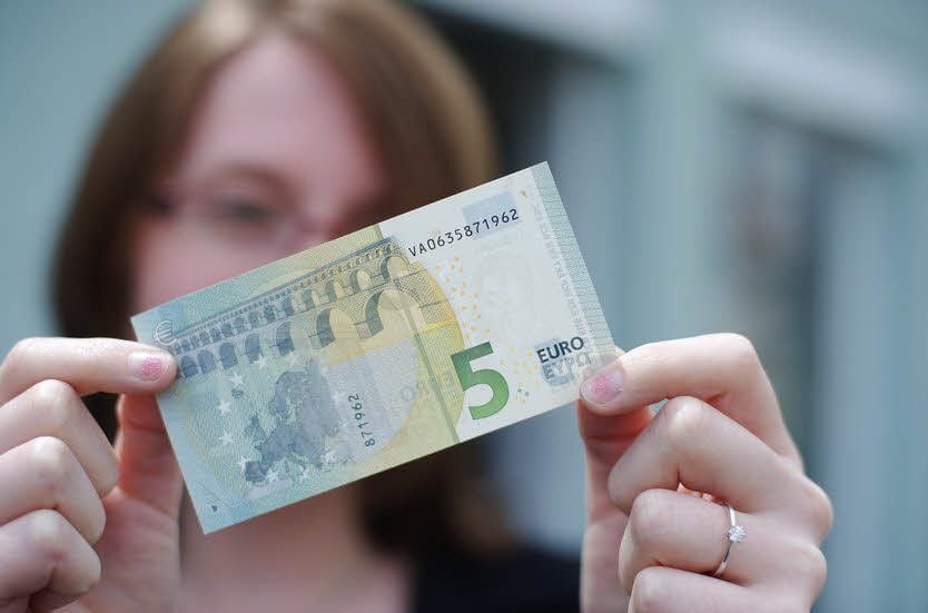 Ein Fünf-Euro-Schein
