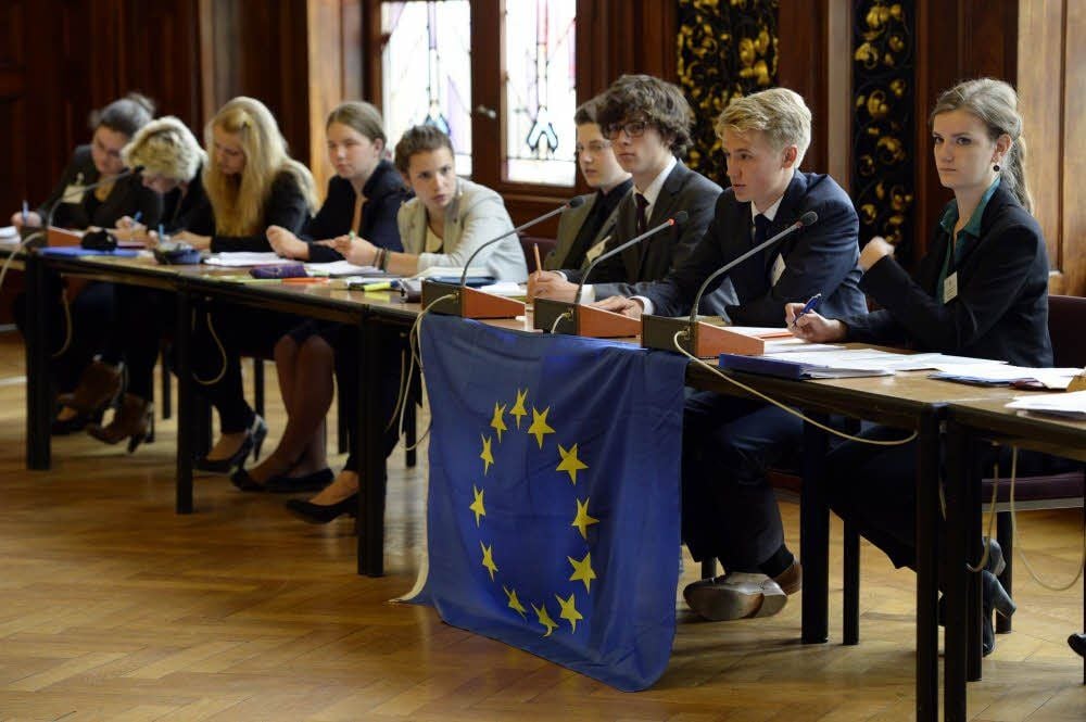 Von Politikverdrossenheit keine Spur: Die Teilnehmer des Plan- und Rollenspiels Modell Europa-Parlament machen alle freiwillig mit.
