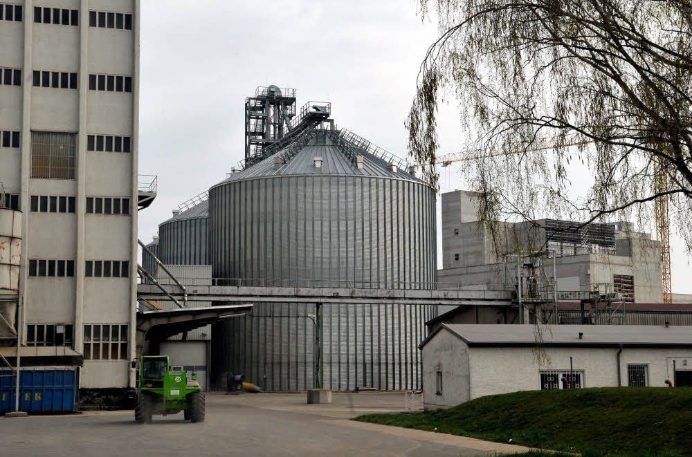 Die Erweiterung der Südzucker GmbH rückt den Getreidesilos immer näher. Sie sollen möglichst noch in diesem Jahr weichen.