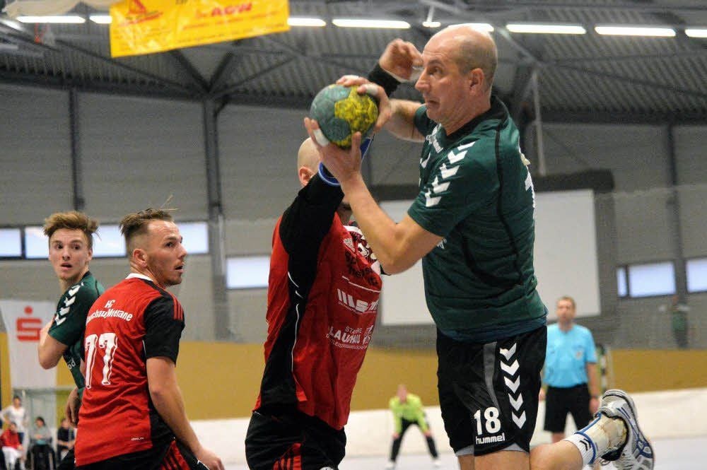 HCA-Trainer Dimitri Filippov musste auch gegen Glauchau/Meerane wieder auf der Platte stehen.