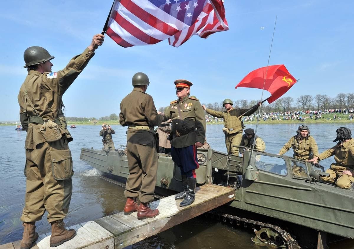 Feierlichkeiten zum 65. Jahrestag dieser historischen Begegnung von amerikanischen und sowjetischen Soldaten im April 2010 in Torgau