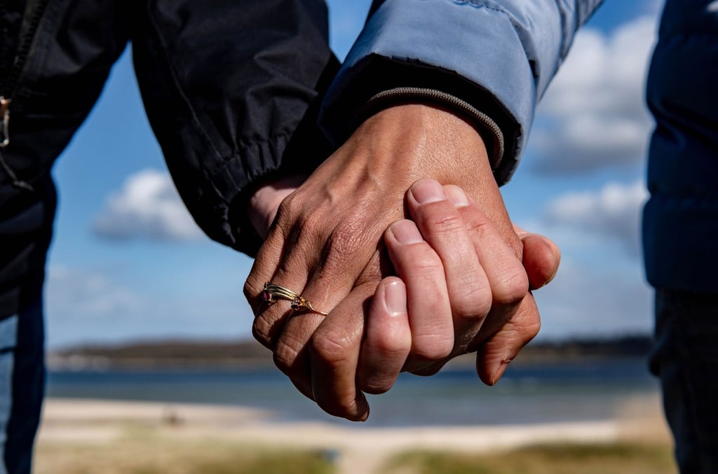 Bei dem Abschluss eines Vertrags mit einer Partnervermittlung verzichtete eine Frau freiwillig auf ihr Kündigungsrecht. Hat das vor Gericht Bestand?