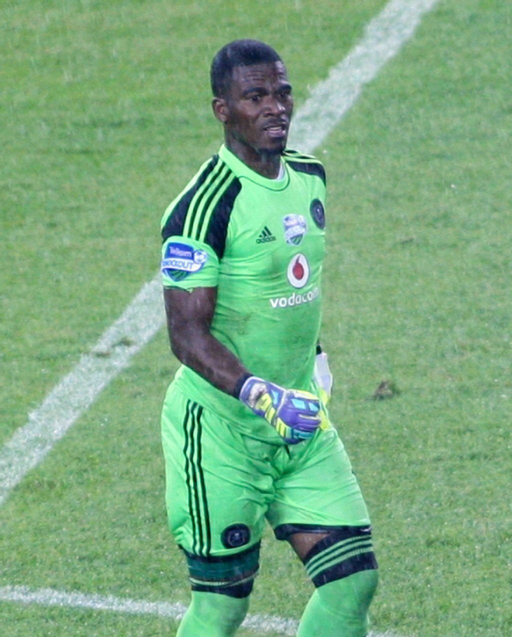 Senzo Meyiwa im Trikot der Orlando Pirates