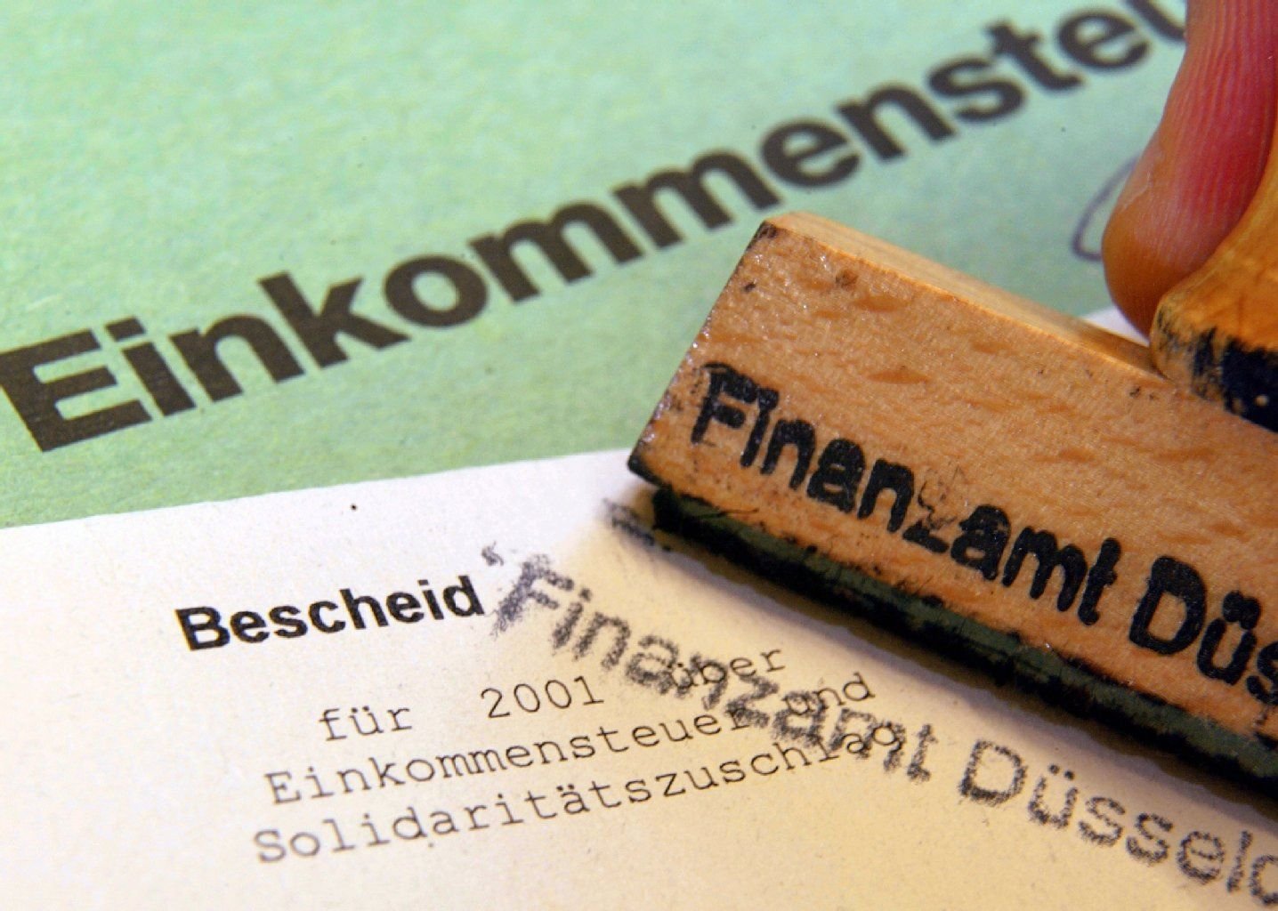 Ein Einspruch macht immer dann Sinn, wenn der Steuerbescheid von der Steuererklärung abweicht – wenn etwa bestimmte Kosten nicht anerkannt wurden.