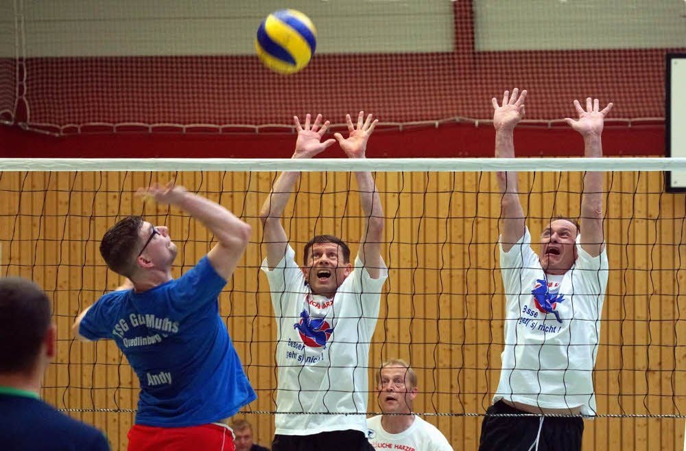 In Gruppe 6 bleiben die Glückritter mit dem angreifenden Andy Müller, als auch die Fröhlichen Harzer mit Frank Namyslo (m.) und Jörg Ibold (r.).