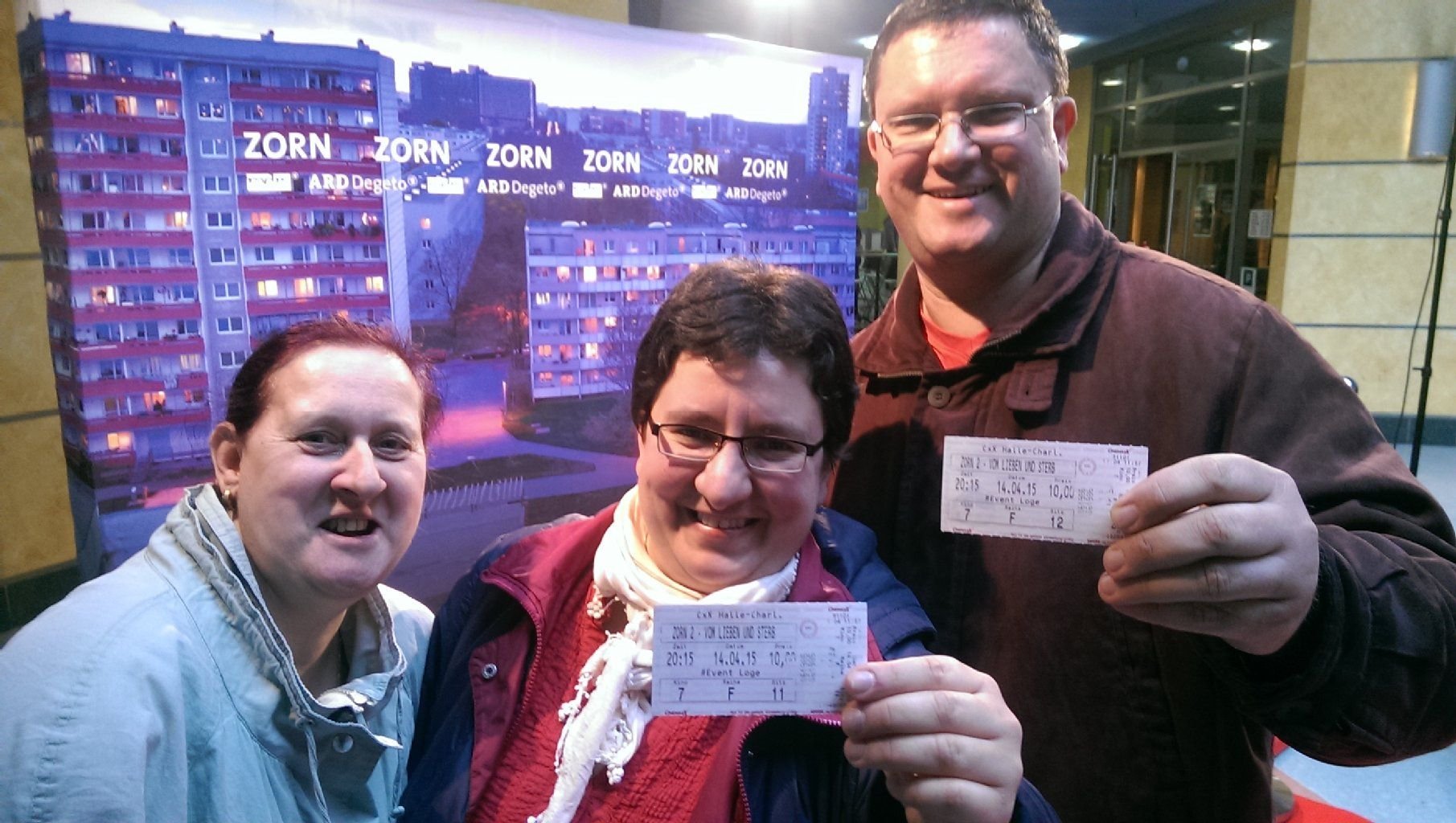 Drei waschechte Fans aus Halle (von links nach rechts): Petra Pittlick, Jana Lange und Dirk Freiberg.