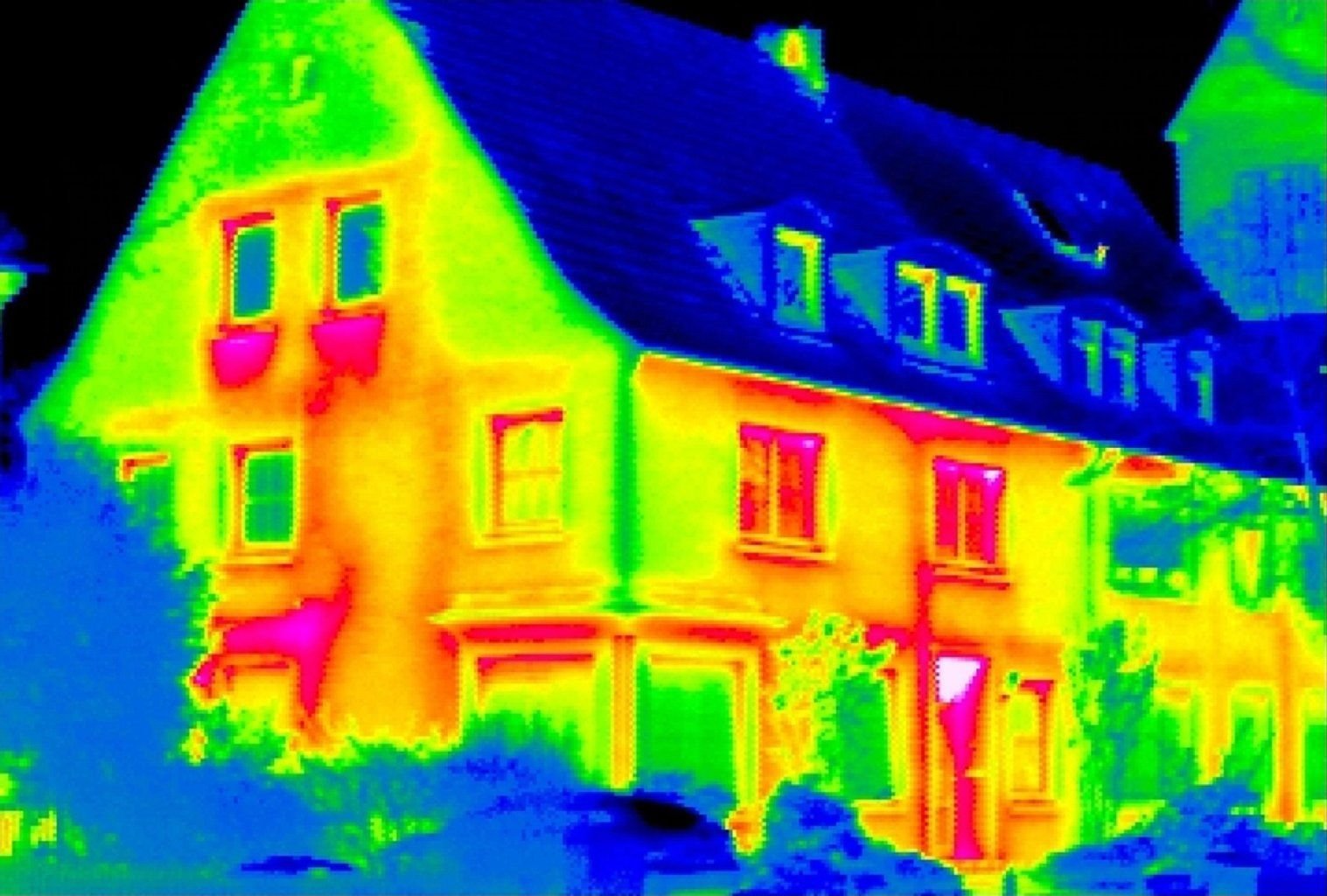 Vor allem für Neubauten sieht die EnEV eine Erhöhung der energetischen Standards vor. Aber auch Besitzer älterer Immobilien müssen bald aktiv werden.