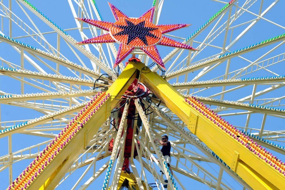 Am Riesenrad auf der Ziegelwiese wurde am Donnerstag noch gearbeitet.