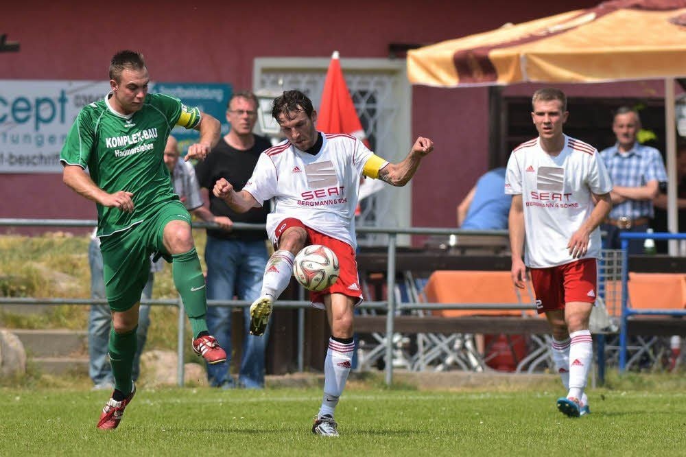 Westerhausens Kapitän Steffen Kittke (m.) bekommt es mit neuen Gegnern zu tun.